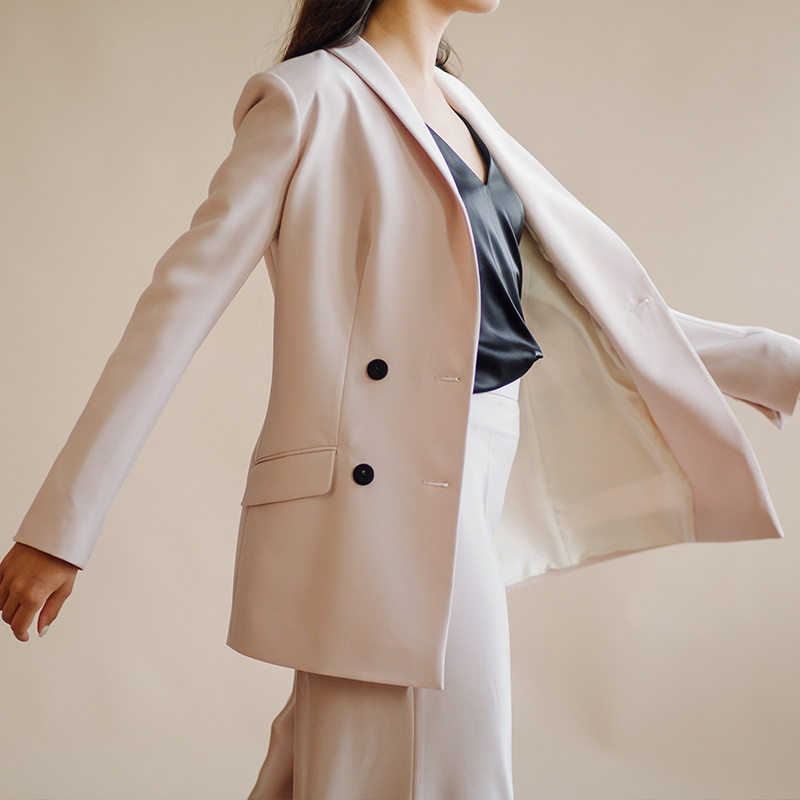 The Art of Layers: How to Style Necklaces Without Overdoing It